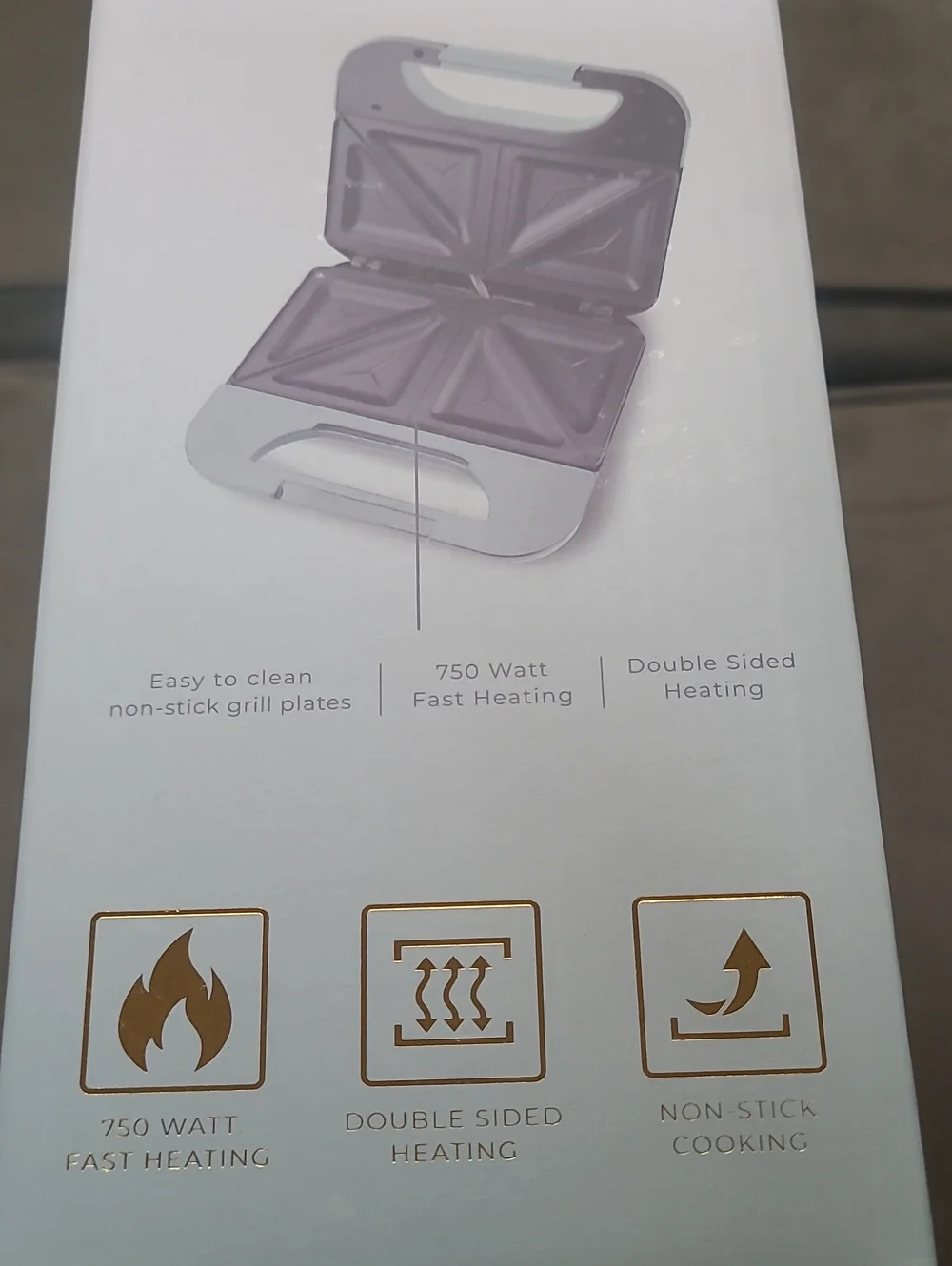 CWC  Sandwich Maker - 750W Compact Sandwich Toaster  See Pics For Color